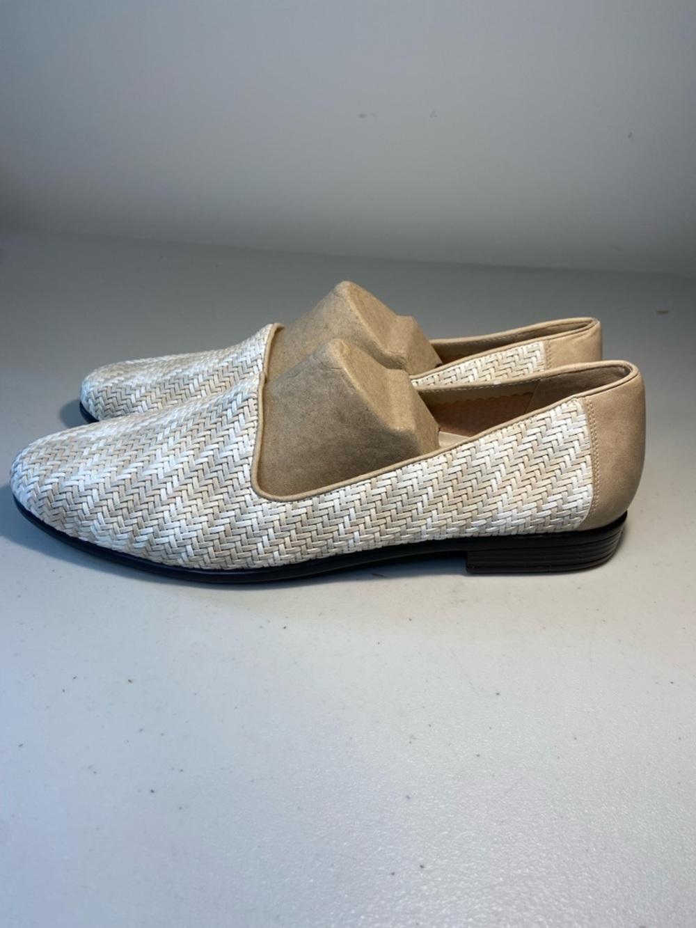 Trotters Ivory & Beige Woven Slip-On Loafer